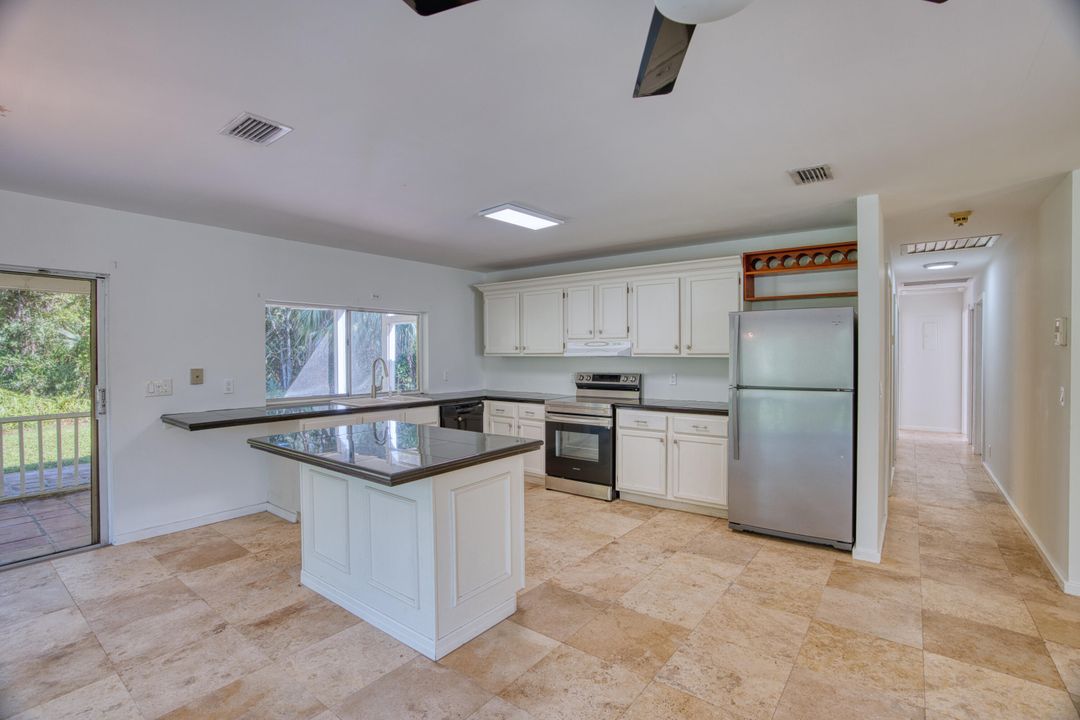 Active With Contract: $1,200,000 (3 beds, 2 baths, 1528 Square Feet)
