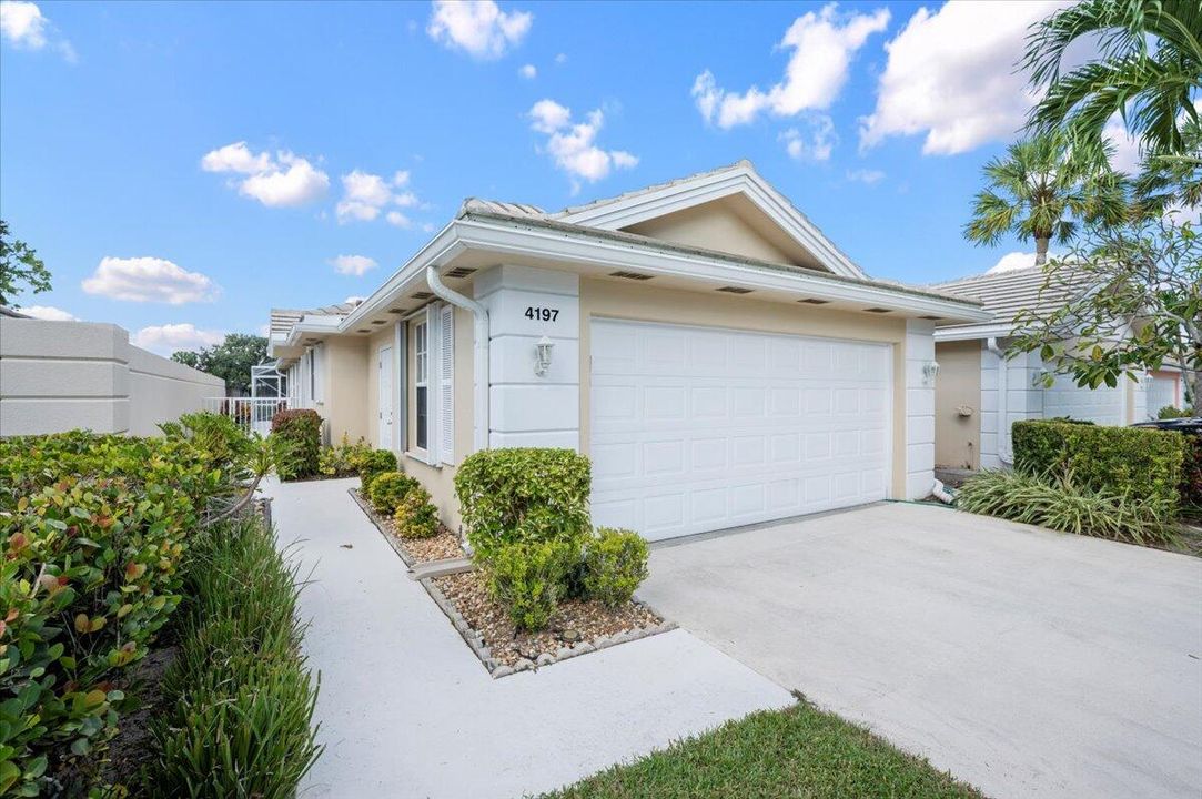 Recently Rented: $3,195 (2 beds, 2 baths, 1525 Square Feet)