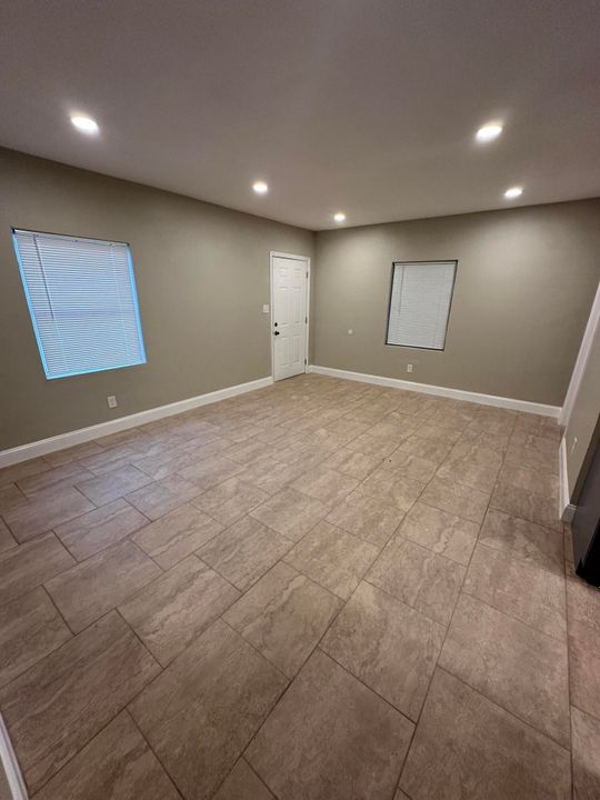 For Sale: $239,990 (3 beds, 1 baths, 825 Square Feet)