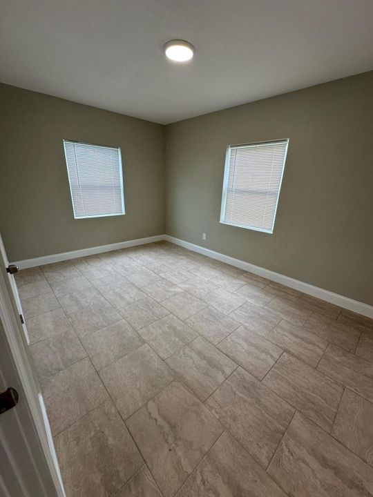 For Sale: $239,990 (3 beds, 1 baths, 825 Square Feet)