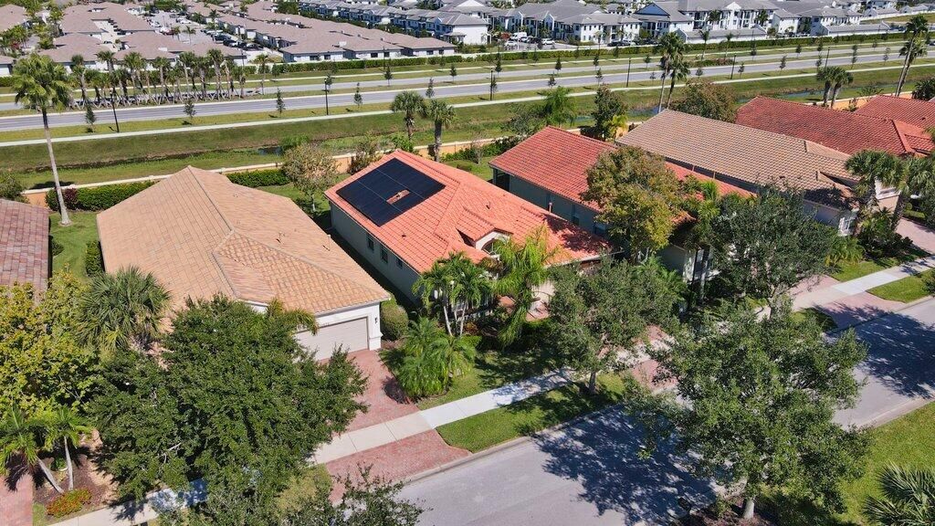 待售: $335,000 (2 贝兹, 2 浴室, 1738 平方英尺)