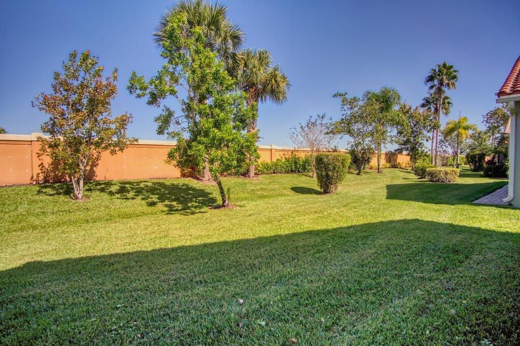 待售: $335,000 (2 贝兹, 2 浴室, 1738 平方英尺)