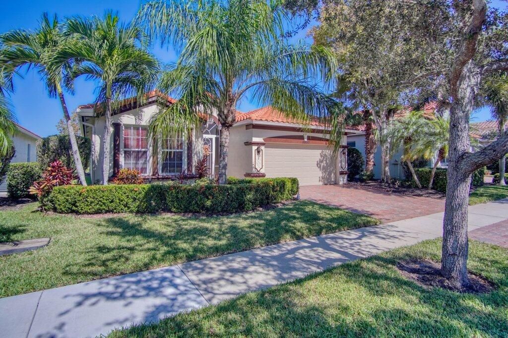 待售: $335,000 (2 贝兹, 2 浴室, 1738 平方英尺)