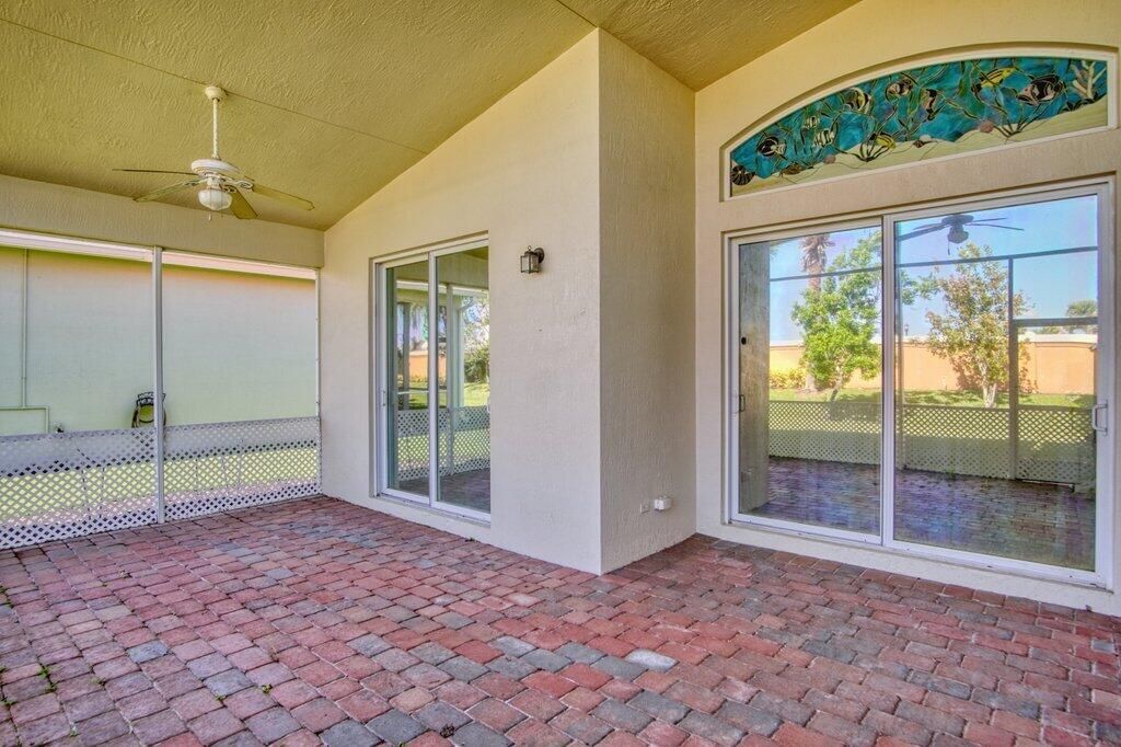 待售: $335,000 (2 贝兹, 2 浴室, 1738 平方英尺)