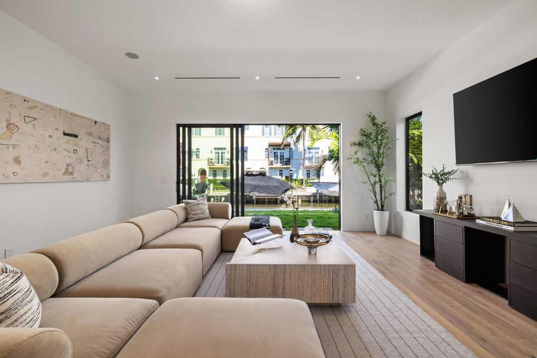 For Sale: $6,890,000 (5 beds, 5 baths, 5260 Square Feet)