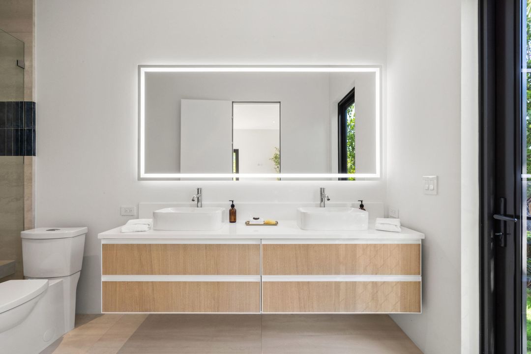 For Sale: $6,890,000 (5 beds, 5 baths, 5260 Square Feet)