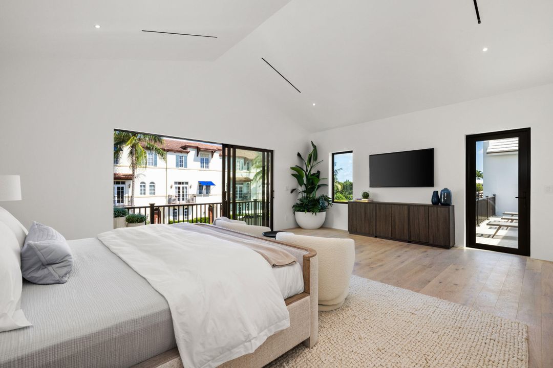 For Sale: $6,890,000 (5 beds, 5 baths, 5260 Square Feet)