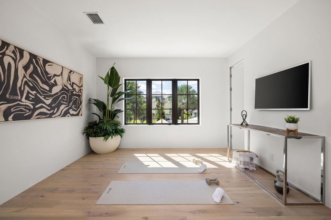 For Sale: $6,890,000 (5 beds, 5 baths, 5260 Square Feet)