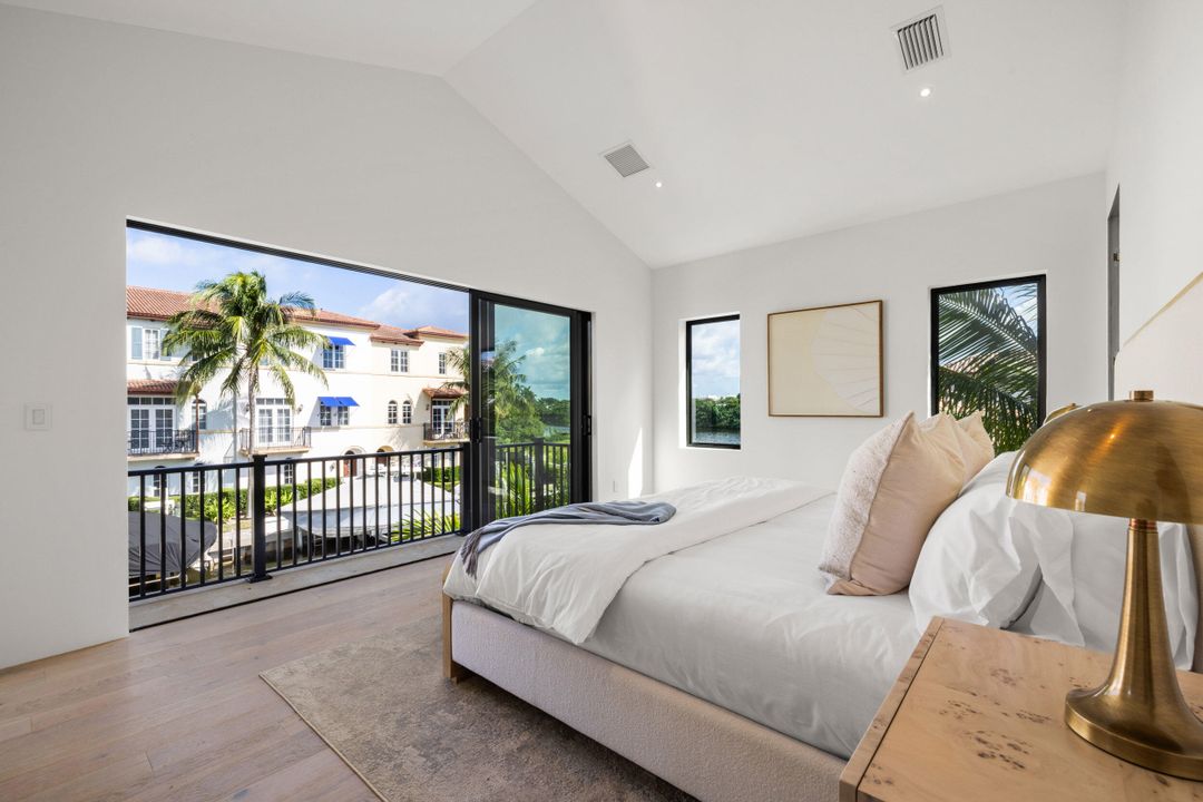 For Sale: $6,890,000 (5 beds, 5 baths, 5260 Square Feet)