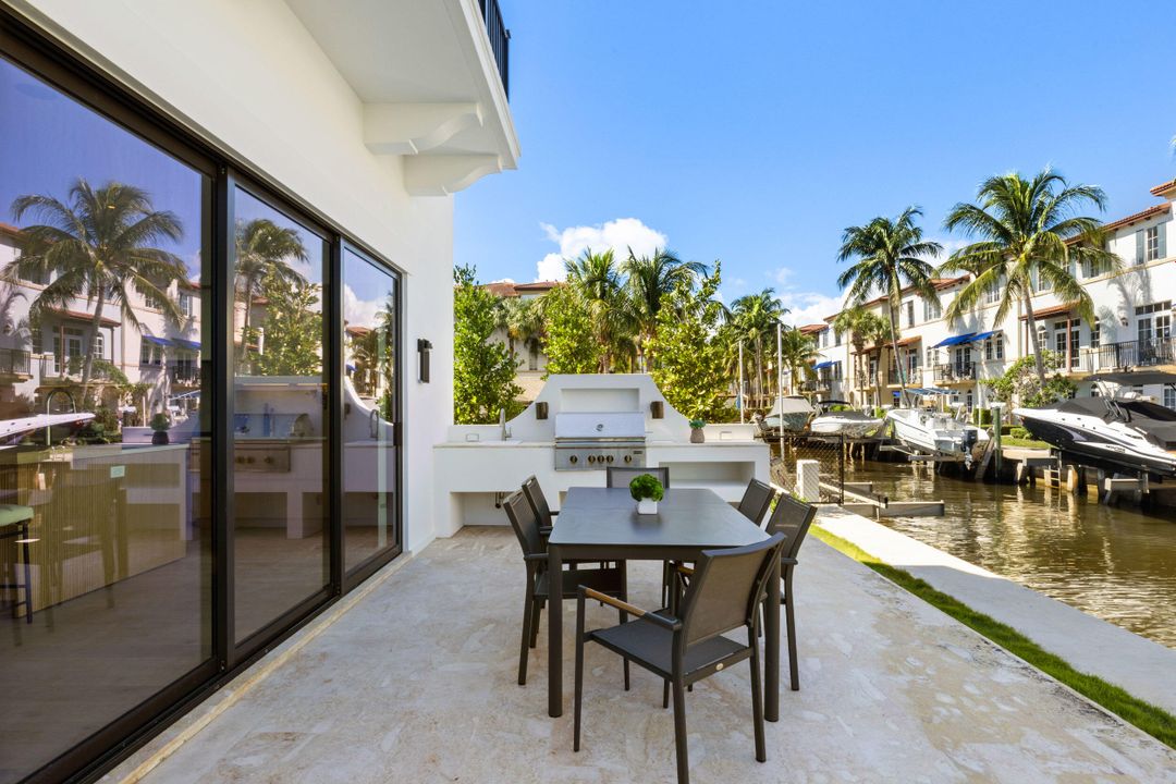 For Sale: $6,890,000 (5 beds, 5 baths, 5260 Square Feet)