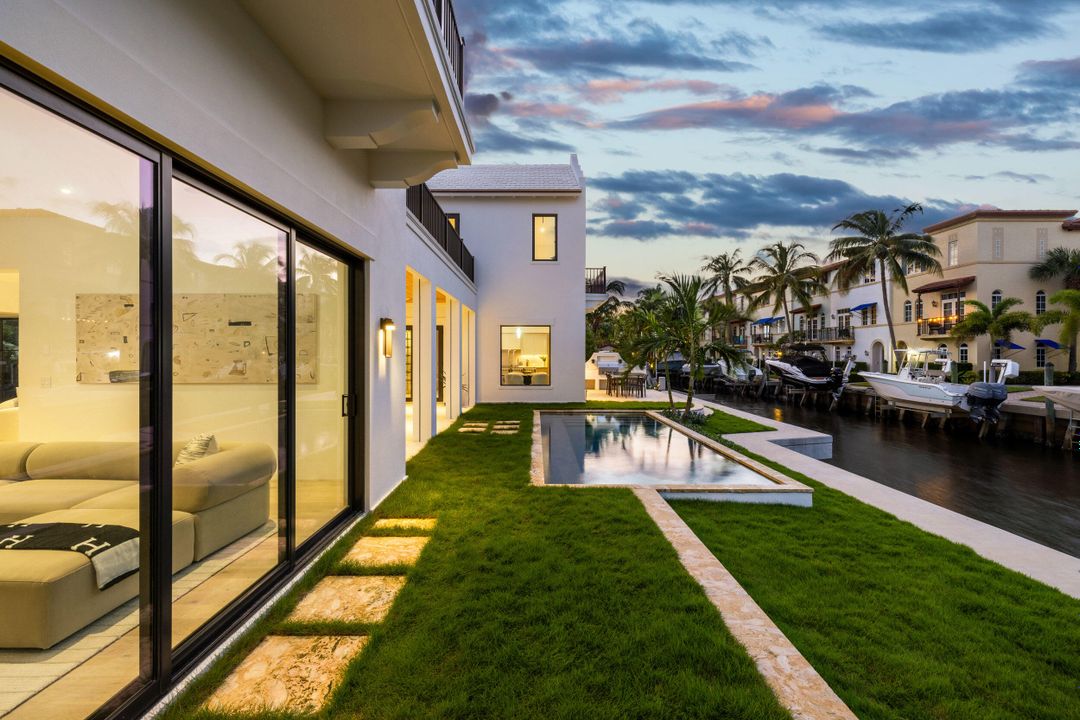 For Sale: $6,890,000 (5 beds, 5 baths, 5260 Square Feet)