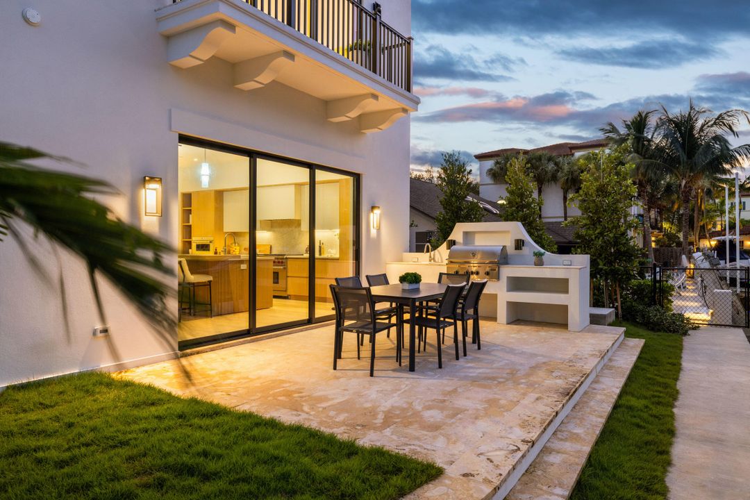 For Sale: $6,890,000 (5 beds, 5 baths, 5260 Square Feet)