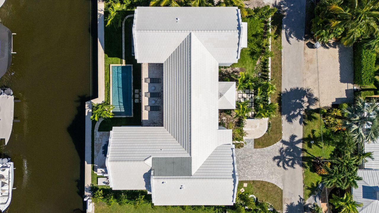 For Sale: $6,890,000 (5 beds, 5 baths, 5260 Square Feet)