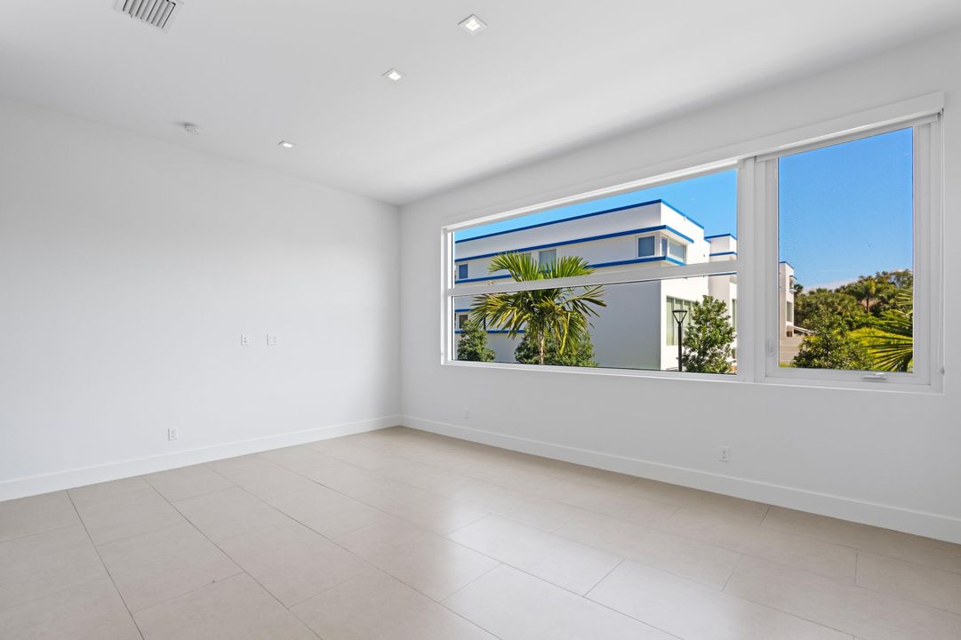 For Sale: $1,290,000 (3 beds, 3 baths, 2233 Square Feet)