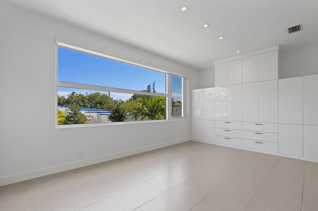 For Sale: $1,290,000 (3 beds, 3 baths, 2233 Square Feet)