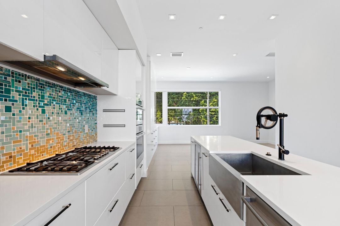 For Sale: $1,290,000 (3 beds, 3 baths, 2233 Square Feet)