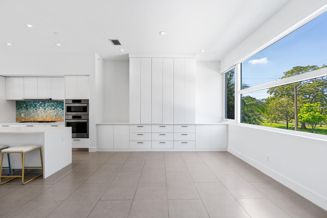 For Sale: $1,290,000 (3 beds, 3 baths, 2233 Square Feet)