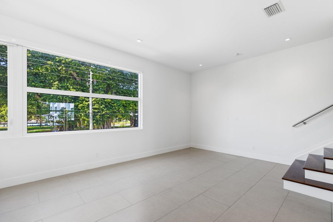 For Sale: $1,290,000 (3 beds, 3 baths, 2233 Square Feet)