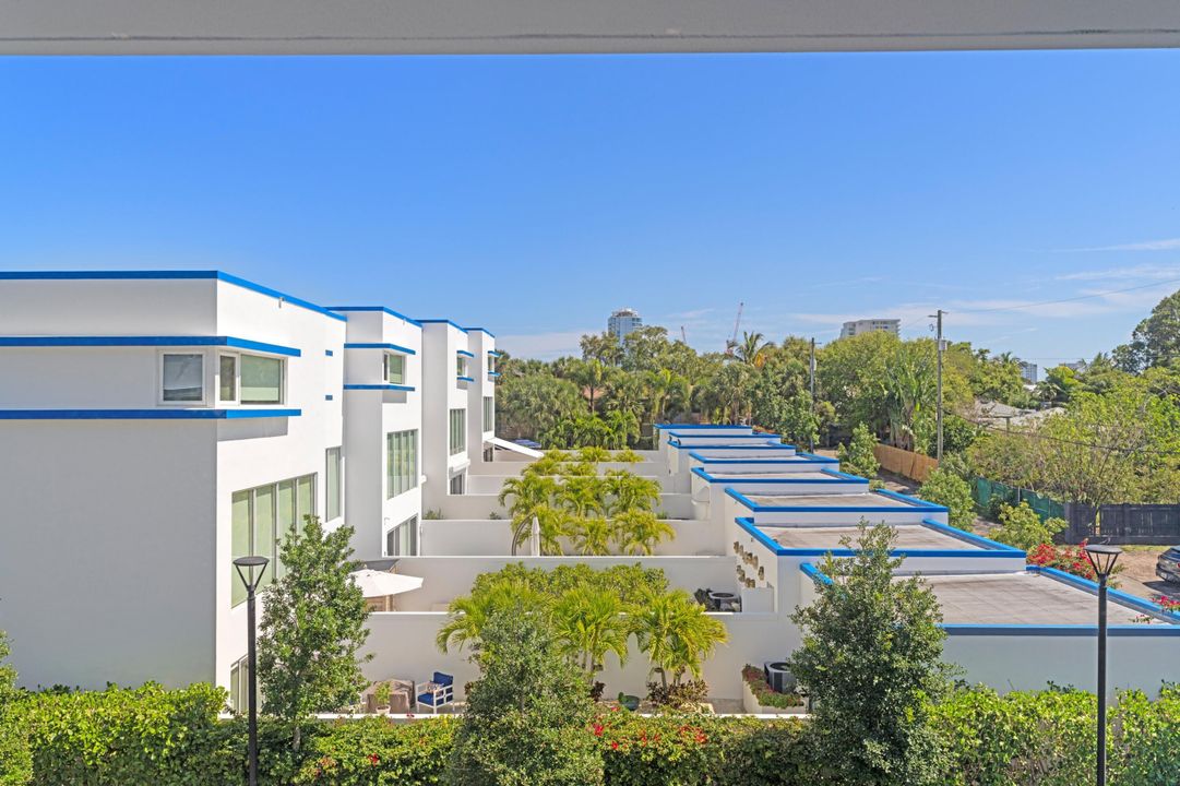 For Sale: $1,290,000 (3 beds, 3 baths, 2233 Square Feet)