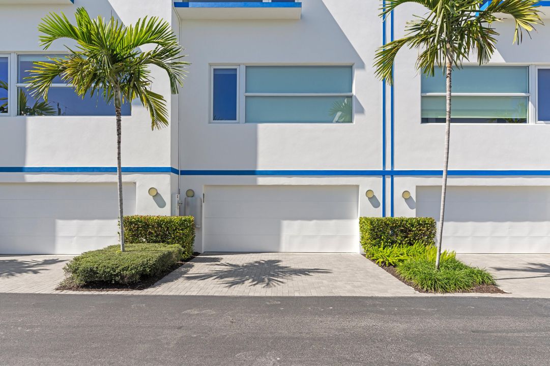 For Sale: $1,290,000 (3 beds, 3 baths, 2233 Square Feet)