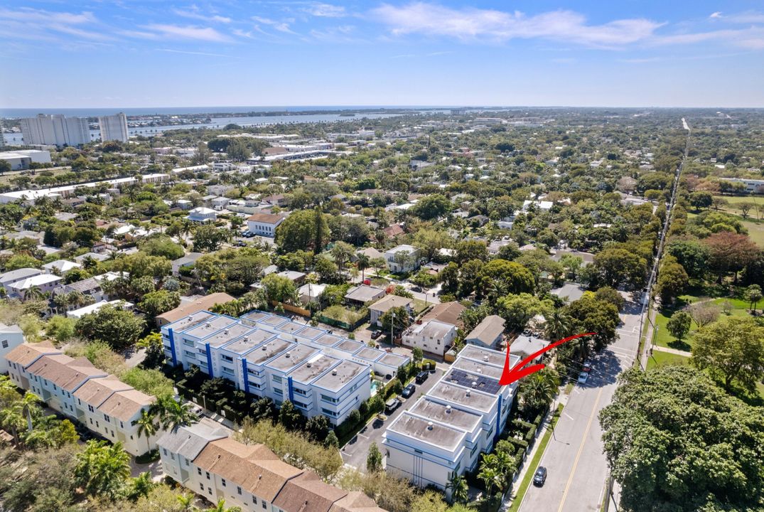 For Sale: $1,290,000 (3 beds, 3 baths, 2233 Square Feet)