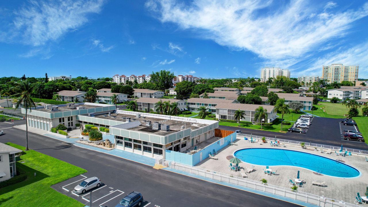 Active With Contract: $120,000 (1 beds, 1 baths, 570 Square Feet)