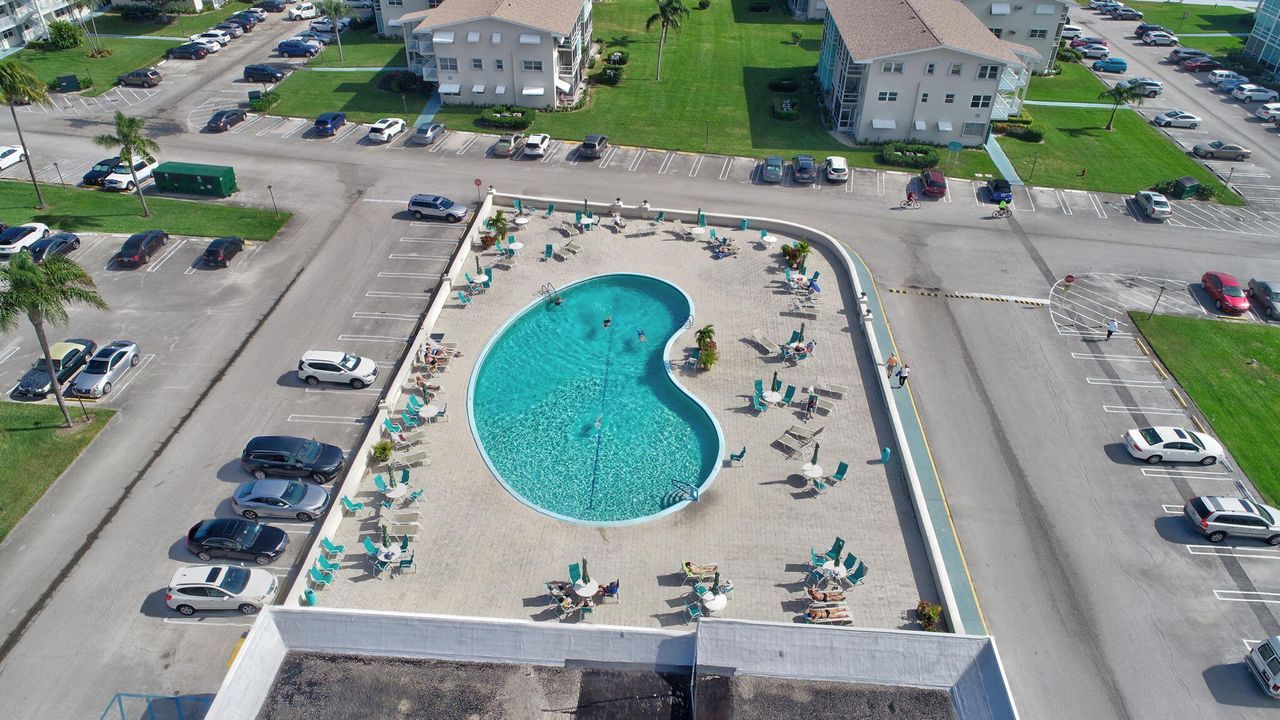 Active With Contract: $120,000 (1 beds, 1 baths, 570 Square Feet)