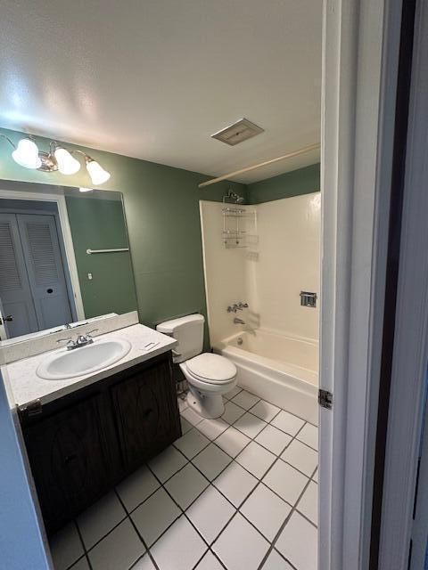 Activo con contrato: $1,950 (2 camas, 2 baños, 1173 Pies cuadrados)