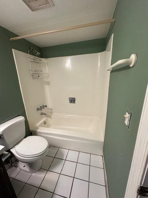 Activo con contrato: $1,950 (2 camas, 2 baños, 1173 Pies cuadrados)