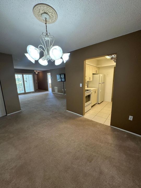 Activo con contrato: $1,950 (2 camas, 2 baños, 1173 Pies cuadrados)