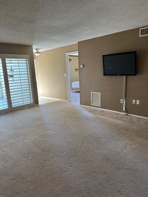 Activo con contrato: $1,950 (2 camas, 2 baños, 1173 Pies cuadrados)