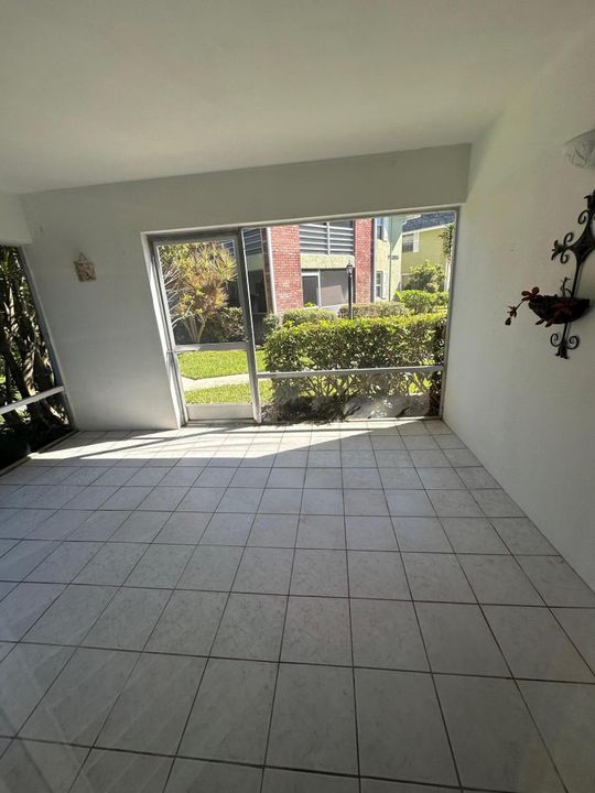 Activo con contrato: $1,950 (2 camas, 2 baños, 1173 Pies cuadrados)