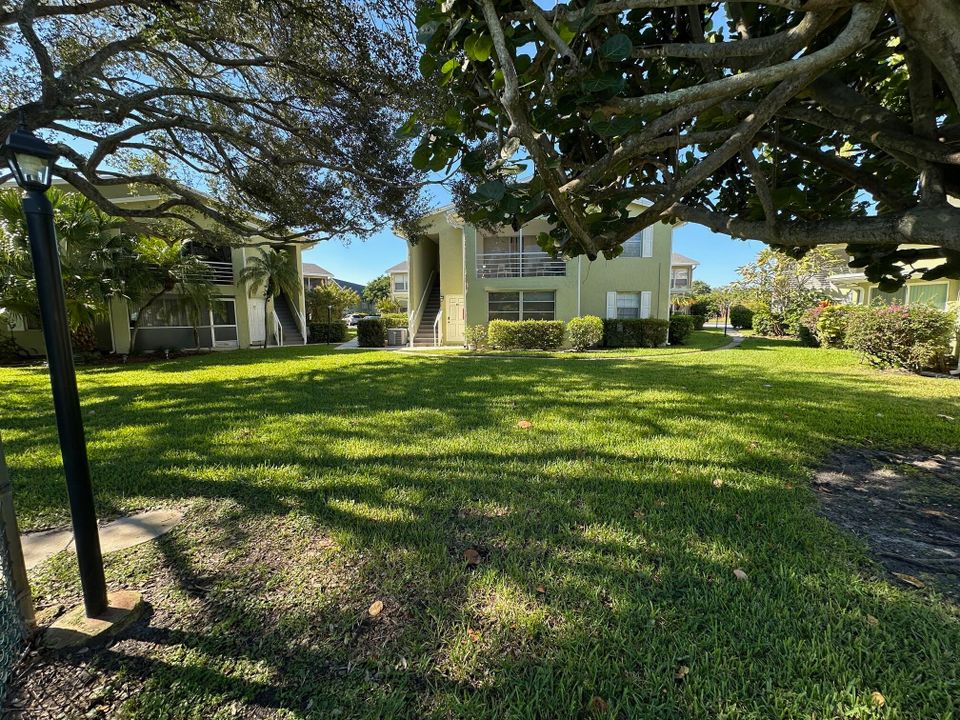 Activo con contrato: $1,950 (2 camas, 2 baños, 1173 Pies cuadrados)