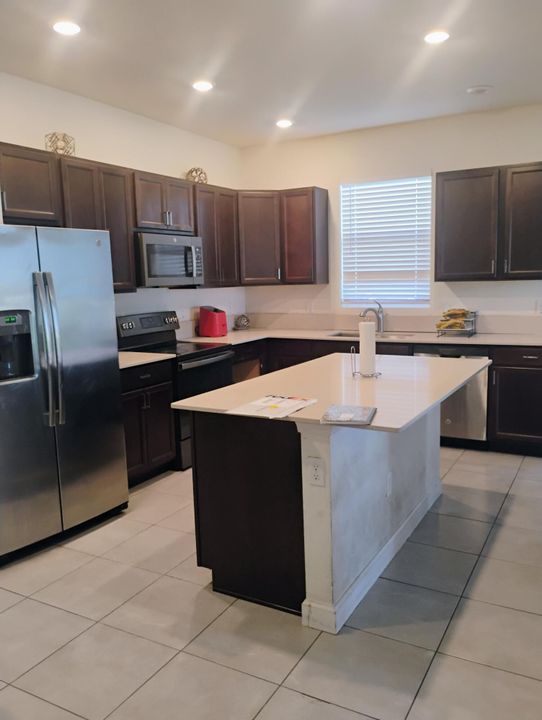 For Sale: $420,000 (4 beds, 3 baths, 2271 Square Feet)