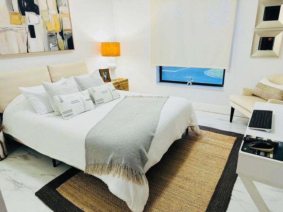 出租: $4,000 (2 贝兹, 2 浴室, 1679 平方英尺)