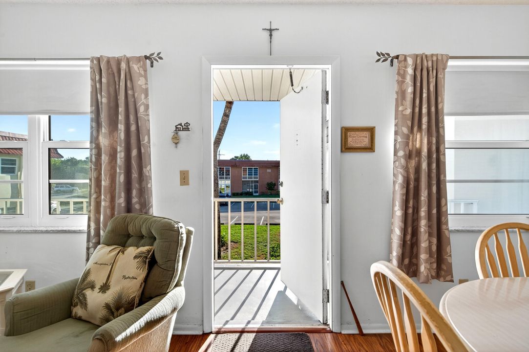 На продажу: $100,000 (1 спален, 1 ванн, 750 Квадратных фут)