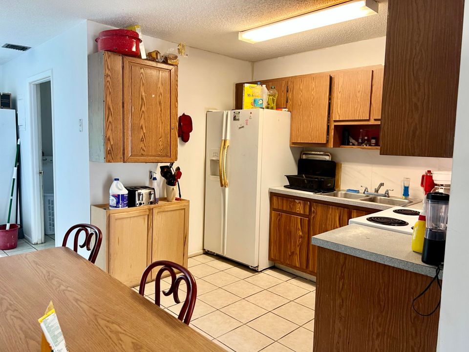 Activo con contrato: $999,900 (0 camas, 0 baños, 4292 Pies cuadrados)