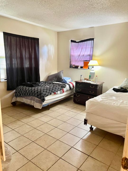 Activo con contrato: $999,900 (0 camas, 0 baños, 4292 Pies cuadrados)