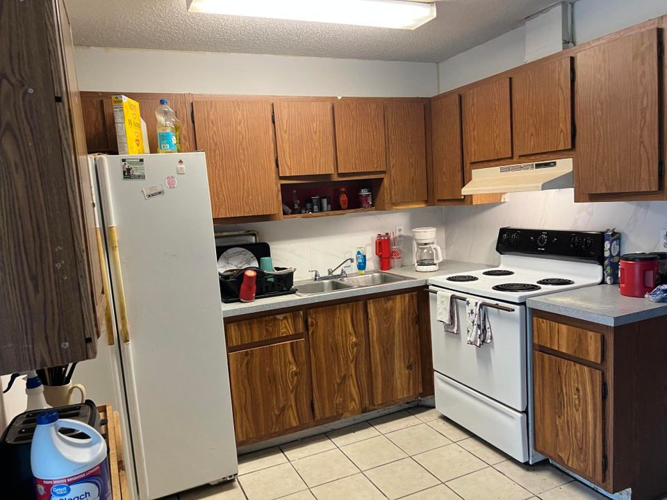 Activo con contrato: $999,900 (0 camas, 0 baños, 4292 Pies cuadrados)