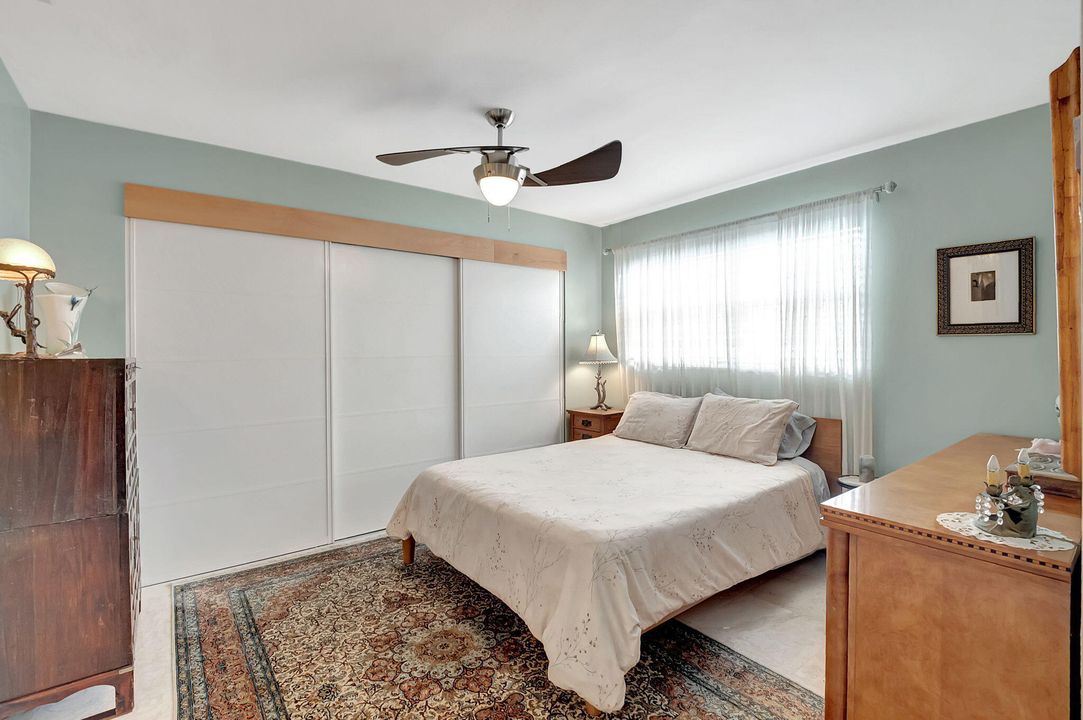 На продажу: $339,000 (2 спален, 2 ванн, 988 Квадратных фут)