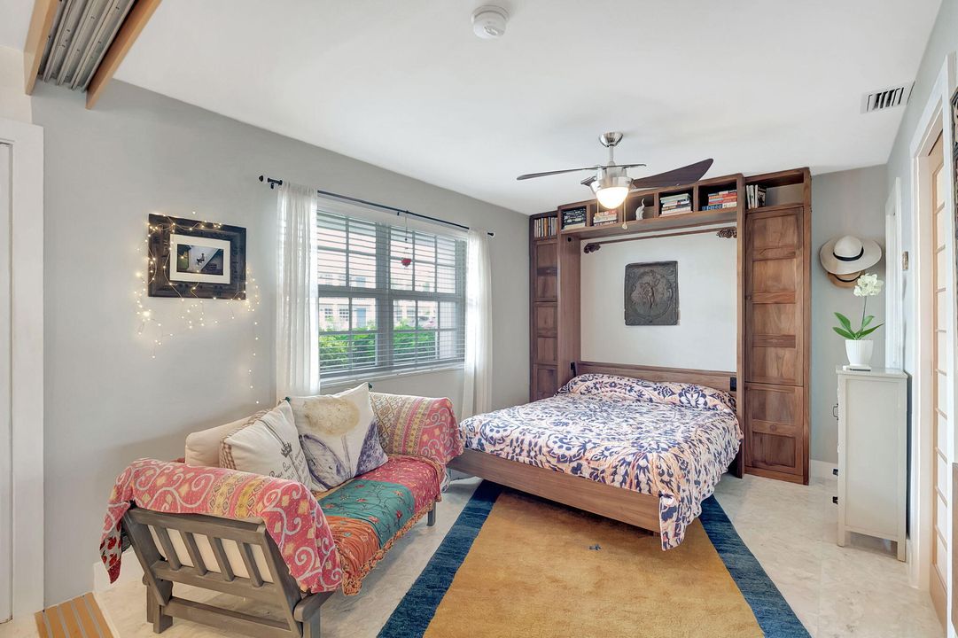 На продажу: $339,000 (2 спален, 2 ванн, 988 Квадратных фут)