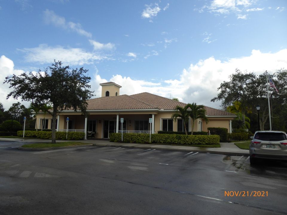 En Renta: $3,275 (3 camas, 2 baños, 1988 Pies cuadrados)