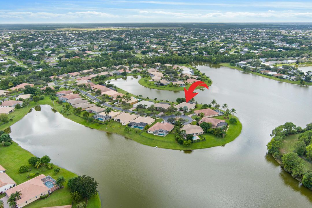 Activo con contrato: $680,000 (4 camas, 3 baños, 2814 Pies cuadrados)