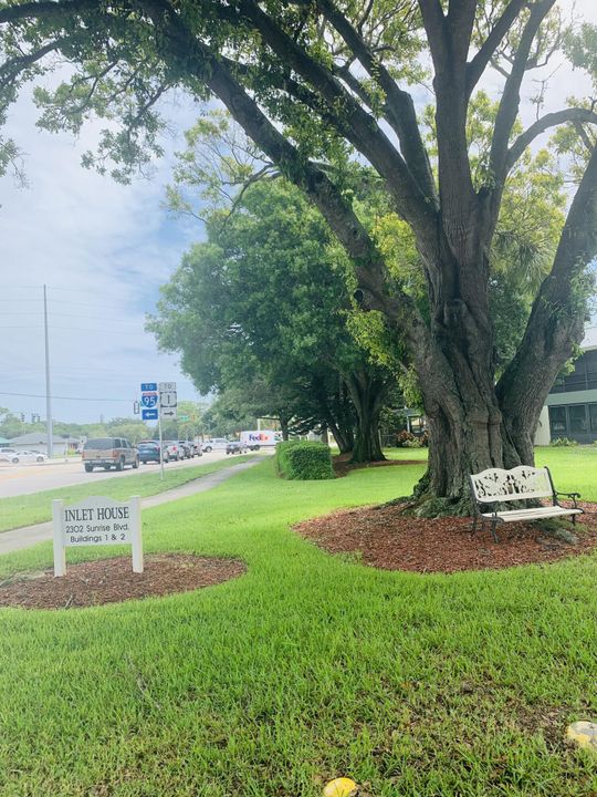 待售: $130,000 (2 贝兹, 1 浴室, 966 平方英尺)