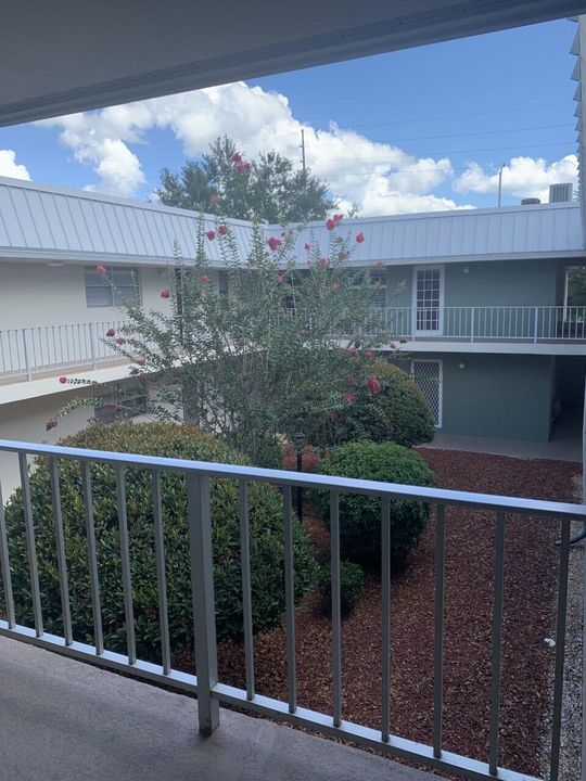 待售: $130,000 (2 贝兹, 1 浴室, 966 平方英尺)