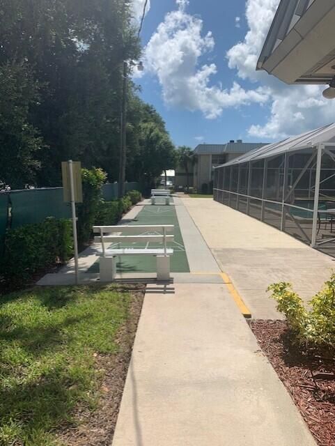 待售: $130,000 (2 贝兹, 1 浴室, 966 平方英尺)