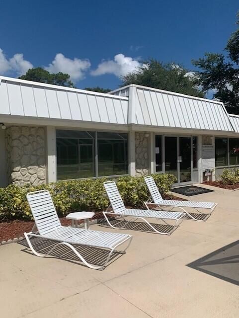 待售: $130,000 (2 贝兹, 1 浴室, 966 平方英尺)