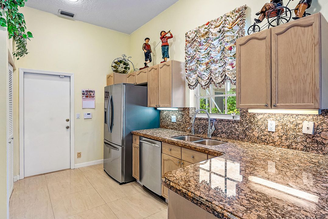 En Venta: $575,000 (3 camas, 2 baños, 1637 Pies cuadrados)