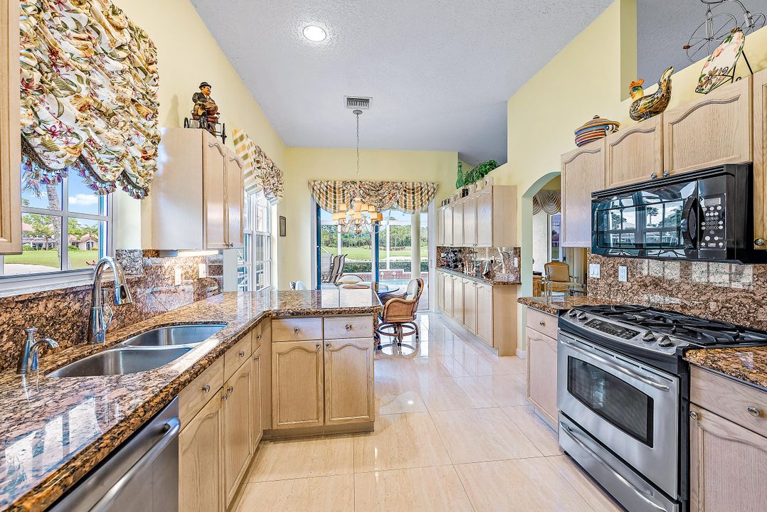 En Venta: $575,000 (3 camas, 2 baños, 1637 Pies cuadrados)