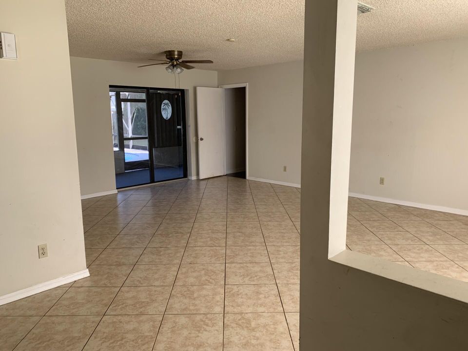 For Sale: $349,000 (2 beds, 2 baths, 1324 Square Feet)